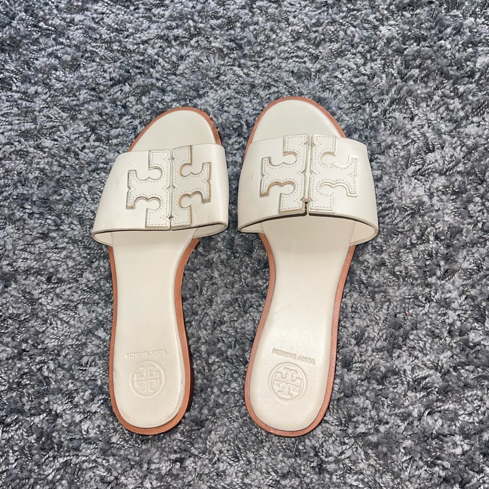 Size 7 authentic Tory Burch sandals.